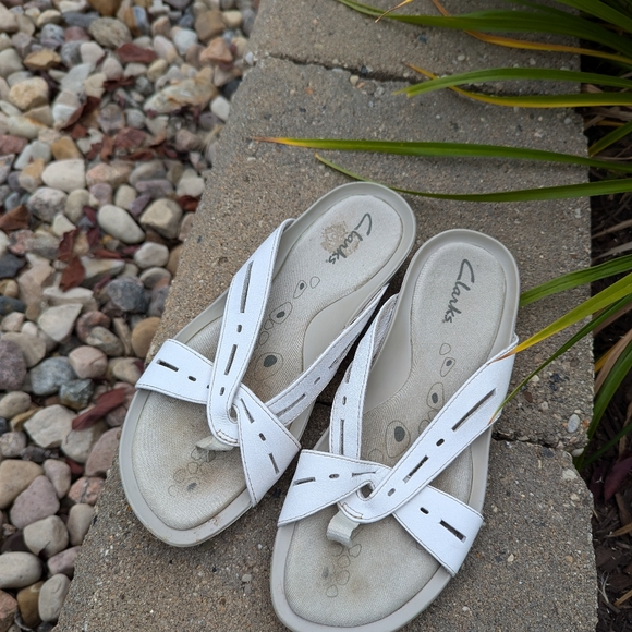 Shoes - Picture 1 of 3